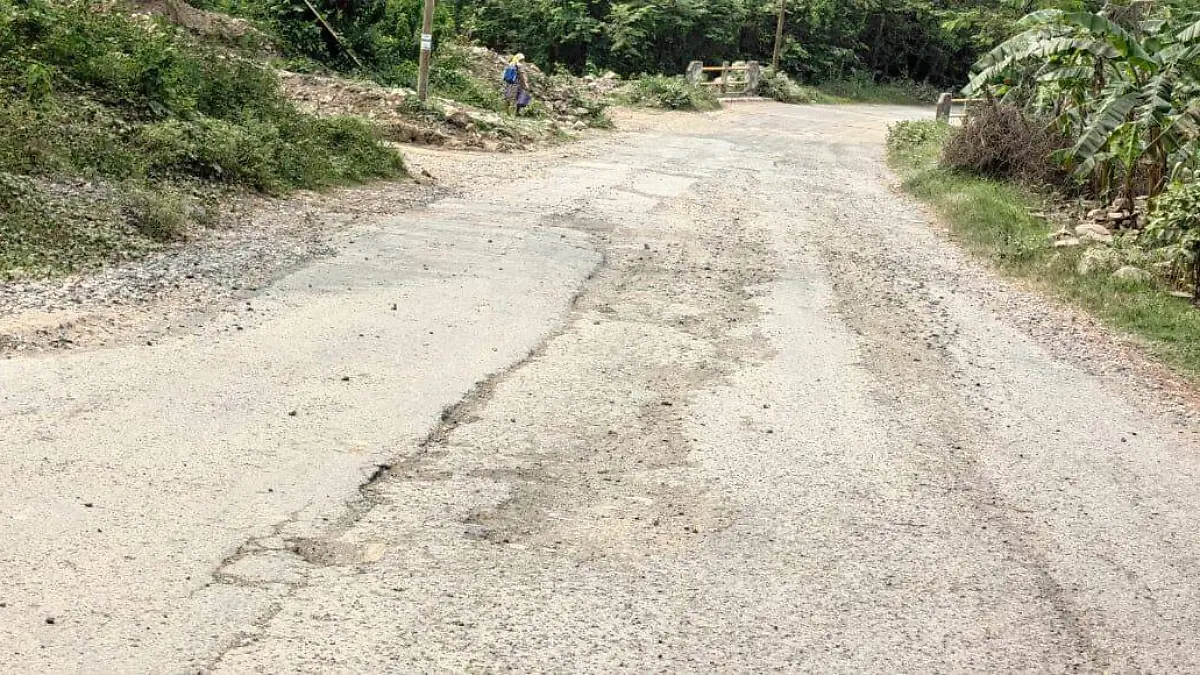 ABANDONADA CARRETERA 3